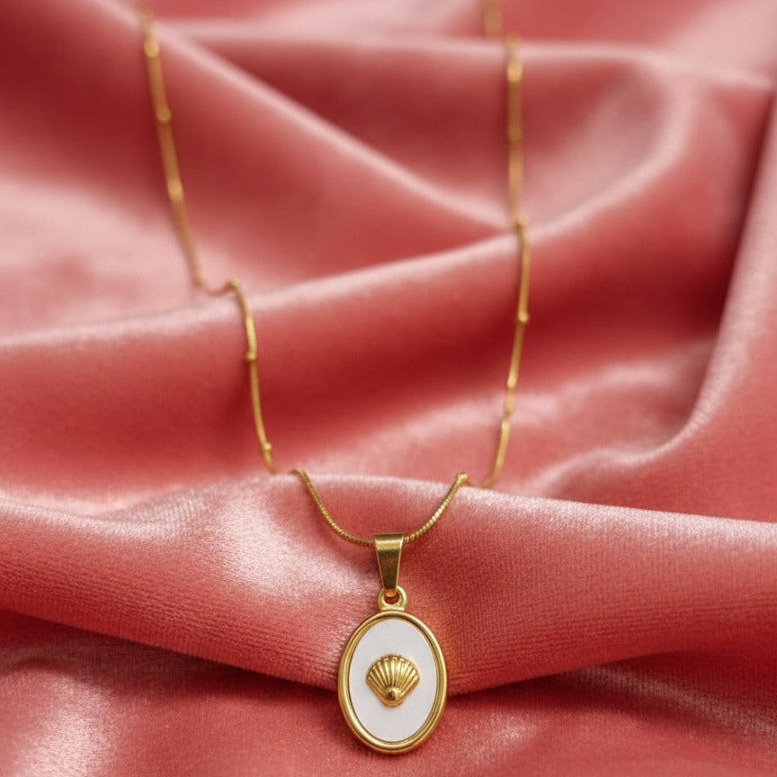 Vintage Fish Pendant Necklace