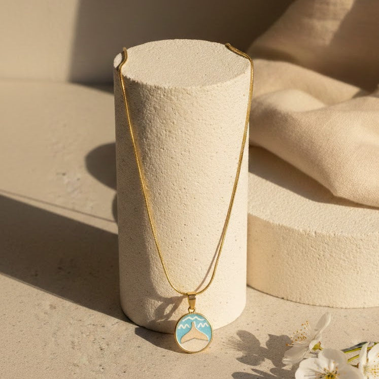 Gold Tone Starfish Coin Pendant Necklace